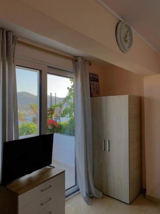 Studio With Unique View Near The Beach! Porto Rafti Exterior photo